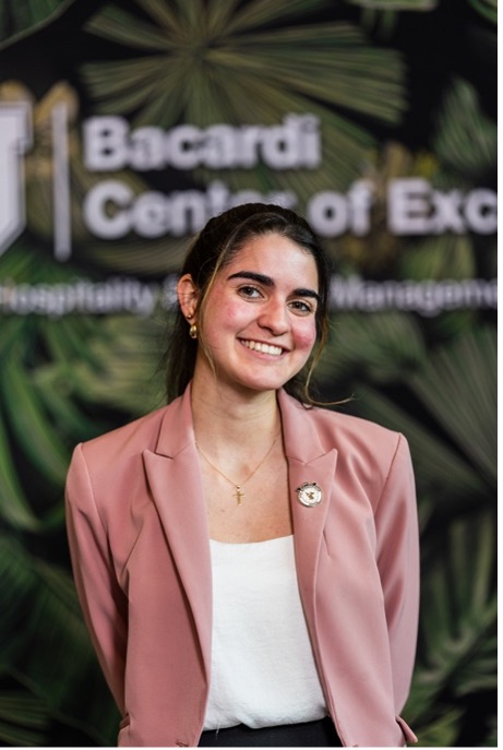 Isabella Perez '25, MS '26